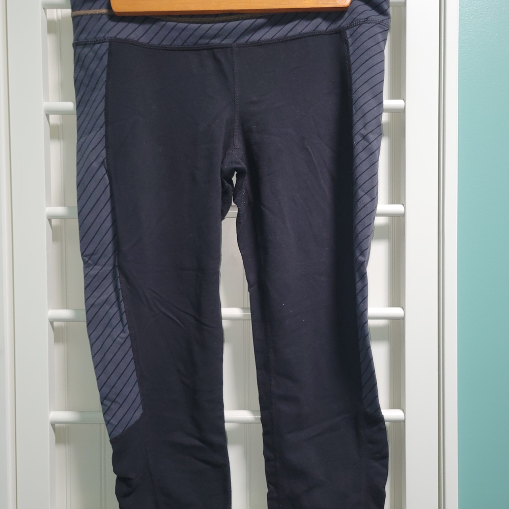 Athleta Black/Gray Striped Performance Leggings Size Medium